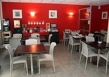 Centre Aparthotel 3*