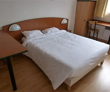 アパートホテル シティ レジデンス センター 3*