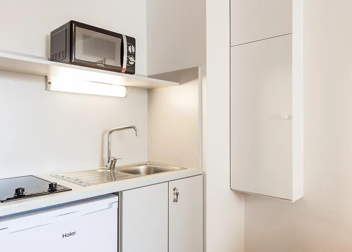 Aparthotel Centre 3*