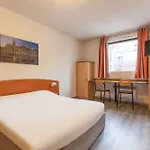 Centre 3*