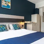 Centre Aparthotel 3*