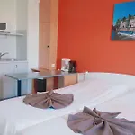 Aparthotel Centre 3*